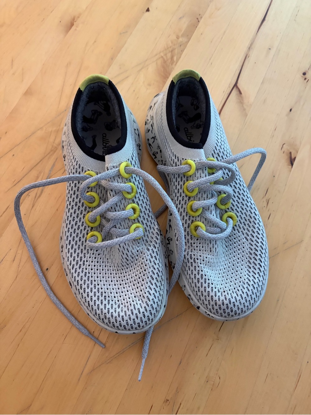 Lightweight Mesh Sneakers - Gray with Yellow Accents
